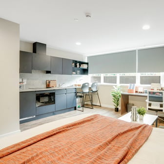 Luxury Studio Top Floor - Image 1